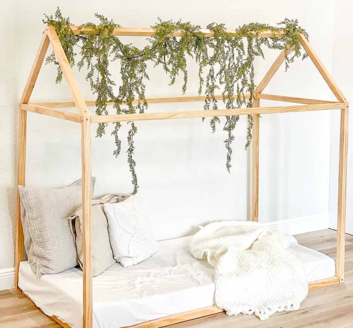 Montessori House Bed Twin L606576