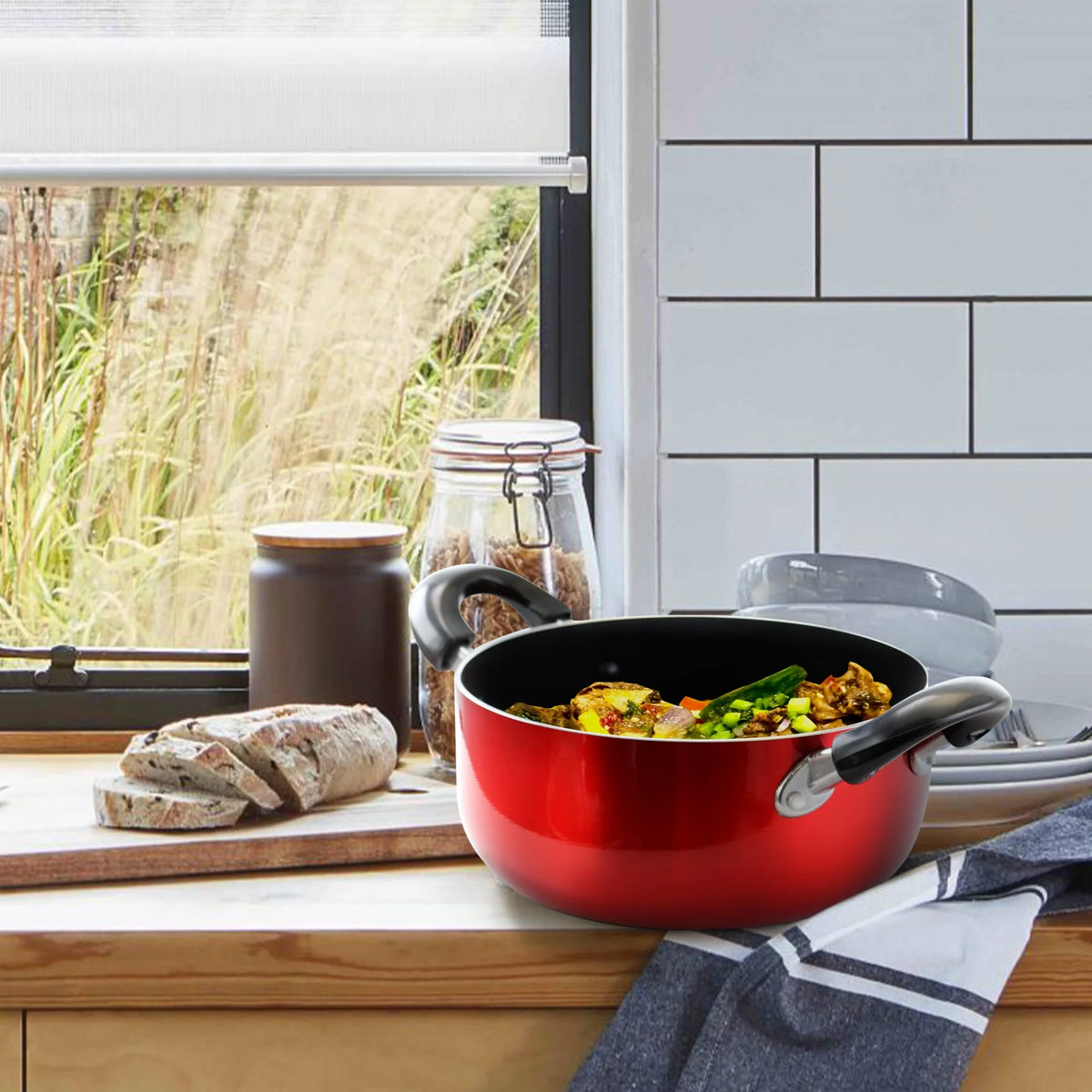 8-Quart Aluminum Dutch Oven F28443