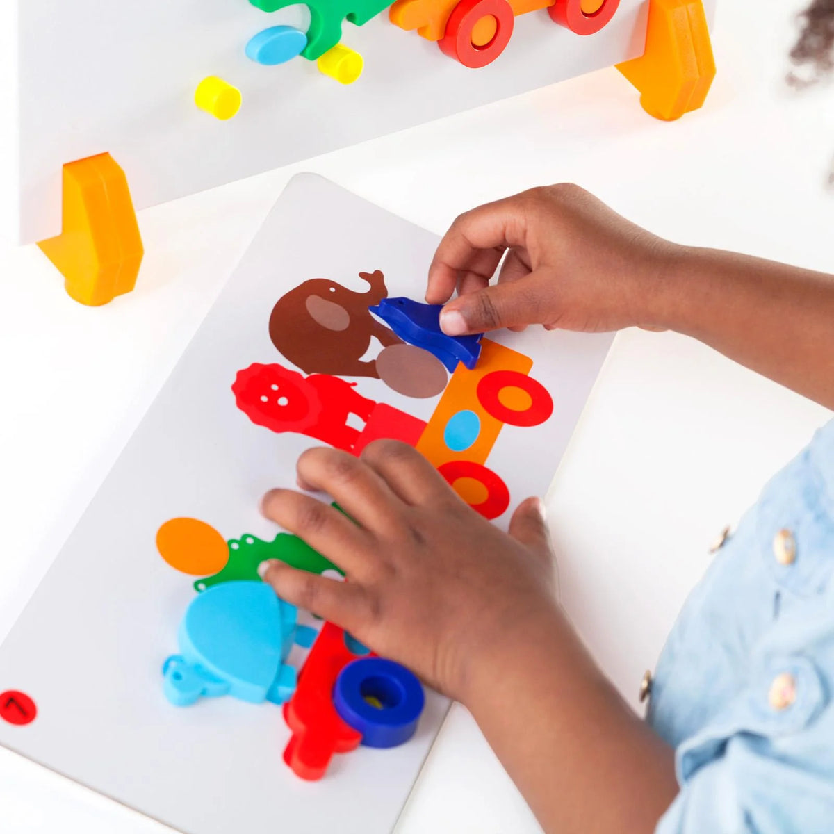 40 Pieces Color and Shapes Matching Game O133483