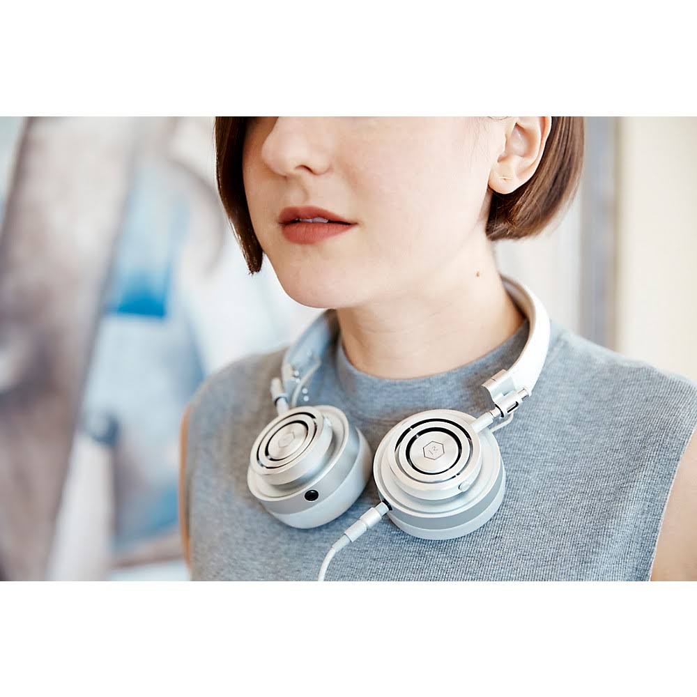 White On-Ear Headphones S880114
