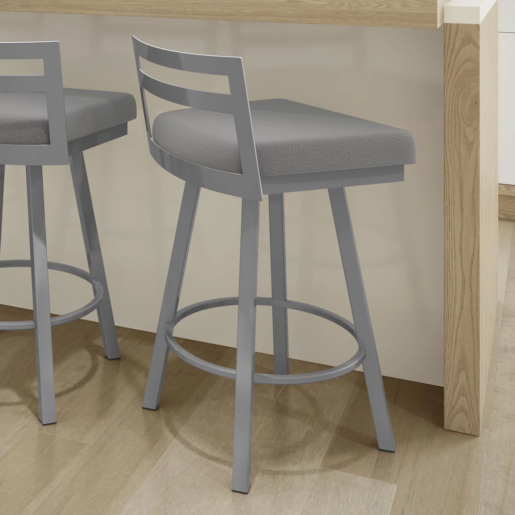 30 In. Swivel Bar Stool R15558