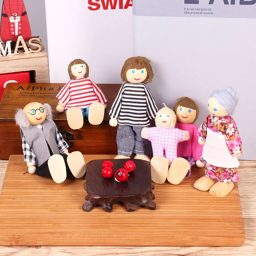 7 Pieces Wooden Dollhouse Family Set Mini People Figures Z4770